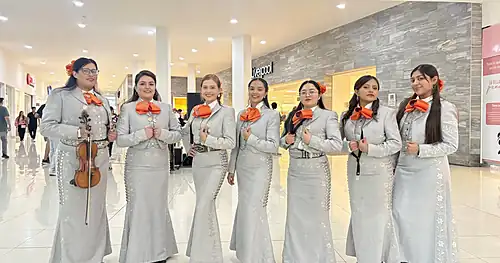 Mariachi Femenil Así es México, negocios en San Luis Potosí, San Luis Potosí