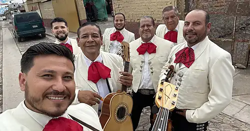 Mariachi Nuevo Latino, negocios en Ocotlán, Jalisco