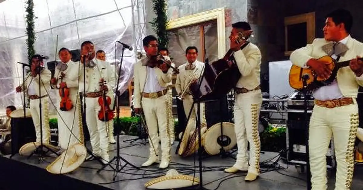 MARIACHI MÉXICO DE FIESTA
