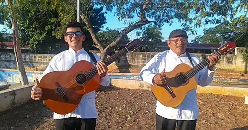 Abraham Y La Elegancia Musical, negocios en Campeche, Campeche