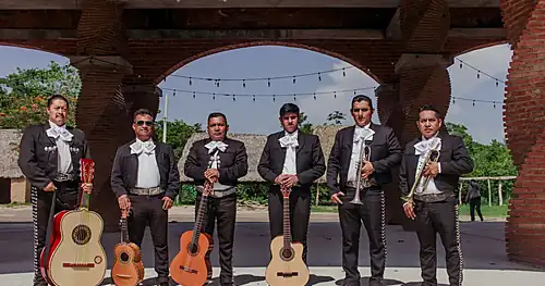 Mariachi Reyes, negocios en Minatitlán, Veracruz